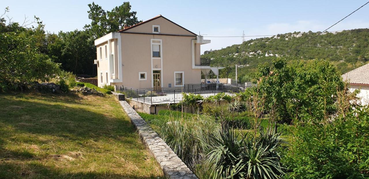 Kika'S Home Krizisce Exterior photo