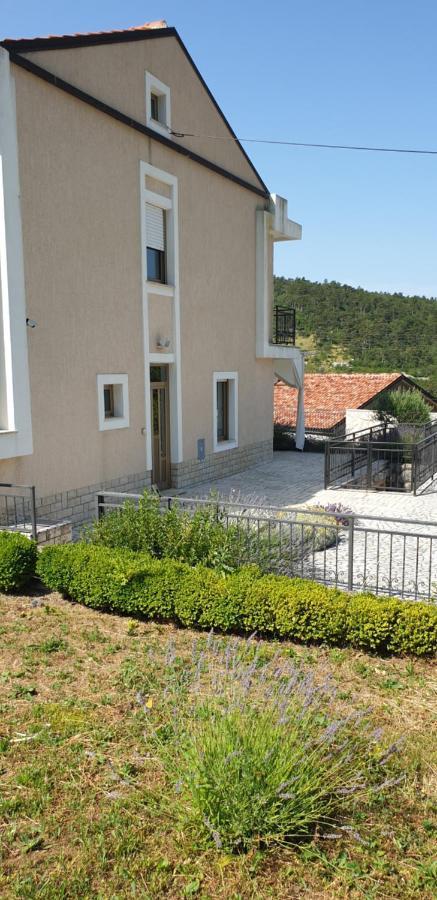 Kika'S Home Krizisce Exterior photo