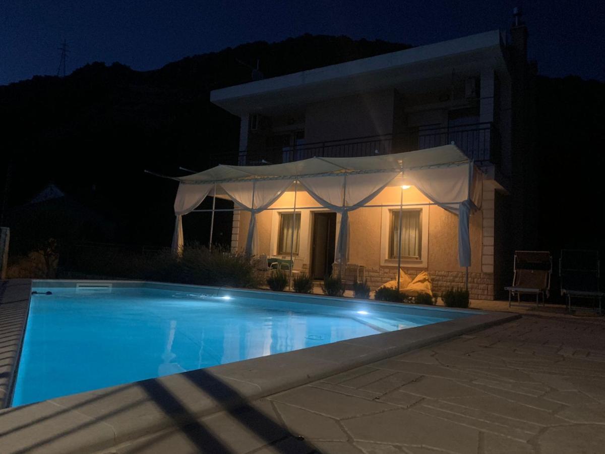 Kika'S Home Krizisce Exterior photo